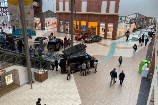 Do nákupního centra Olympia Plzeň jsme vám přivezli městský karavan Dethleffs Urban Globevan